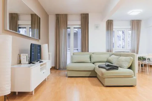Amplio apartamento reformado con garaje en Amara, Donostia-San Sebastián - Isabel II