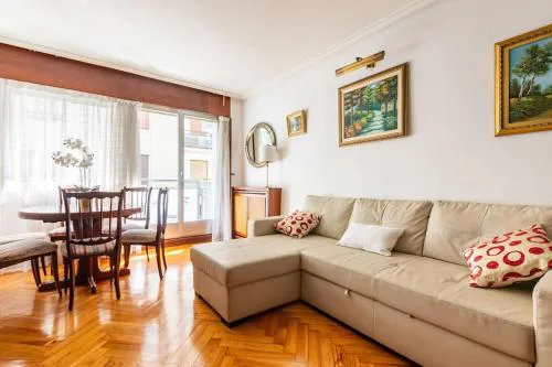 Amplio y acogedor piso en pleno barrio de Gros, en Donostia - San Sebastián
