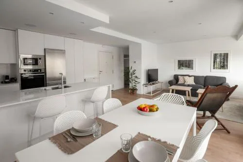 Bright apartment with A/C, parking optional
