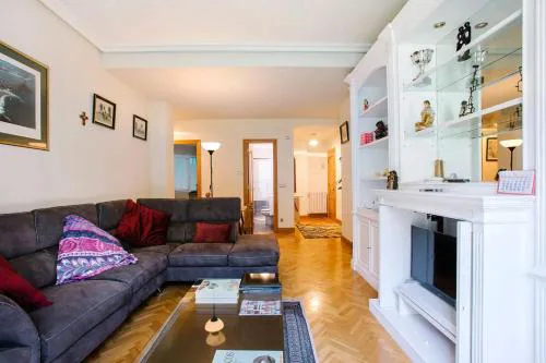 Modern apartment in Donostia, 75 m² with jacuzzi.