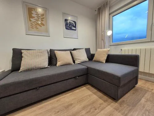 C01A07 Moderno apartamento con vistas by R2R Consulting