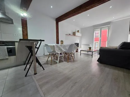 C01A08 Apartamento en santander by R2R Consulting