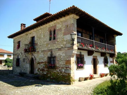 La Casa Solariega