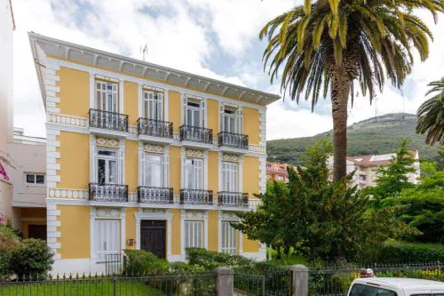 Apartamentos CASA CARRE 1893