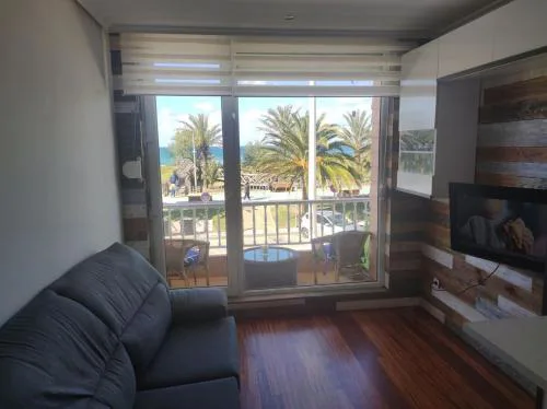 Alquilo apartamento en 1 linea de la playa
