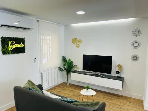 Gaude - Apartamento de diseño con Patio -
