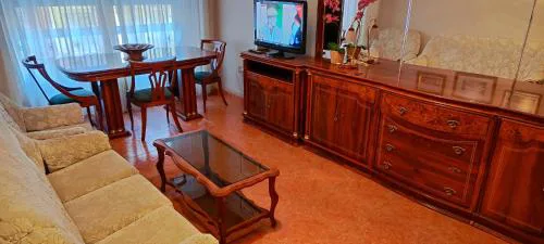 Piso céntrico 3 dormitorios con 2 baños cerca de la feria