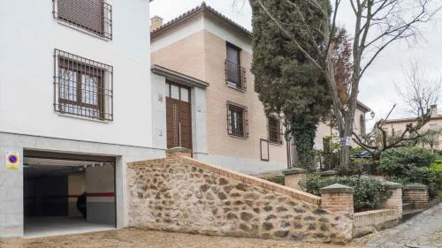 Apartamentos San Juan de los Reyes by Toledo AP