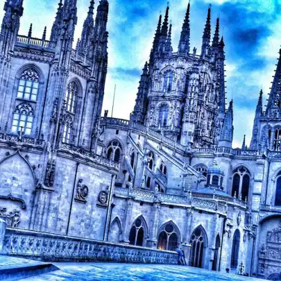 Atuaire Home Los Arcos en el centro histórico de Burgos