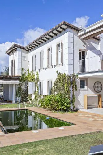 Casa vacacional con piscina, pádel y BBQ