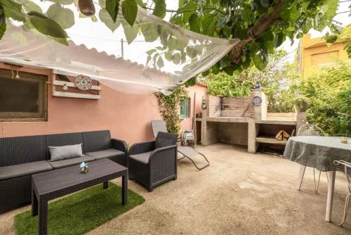 Casa Cinta, exteriores compartidos