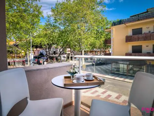 Apartamento céntrico en S'agaró con balcón y estacionamiento - ES-298-28