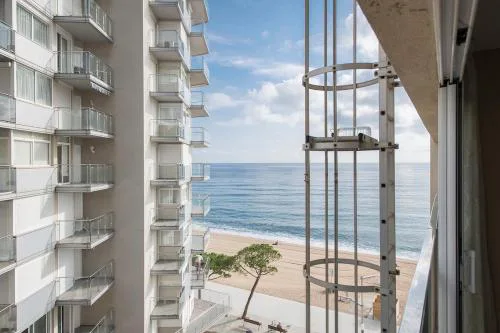 Apartamento con vistas laterales al mar en Platja