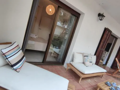 Apartamento Luminoso Cerca de la Playa en Platja d'Aro con Parking Incluido - ES-209-96