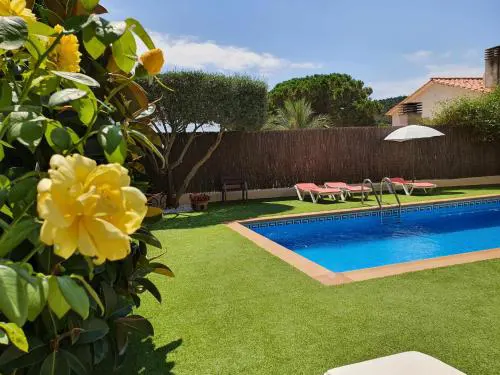 COSTA BRAVA SUITES CASA LA BAHIA, piscina privada