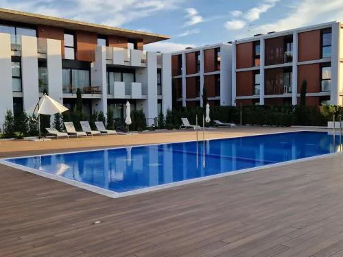 Espectacular piso nuevo con piscina