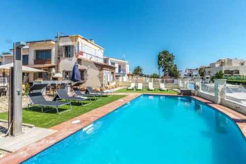 5 HABITACIONES, 3 BAÑOS, PISCINA PRIVADA, AMARRE 15m