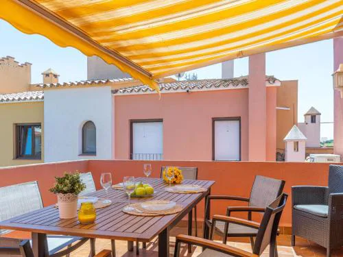 Apartamento con Terraza Grande y Piscina Cerca de la Playa - HISP-288-55
