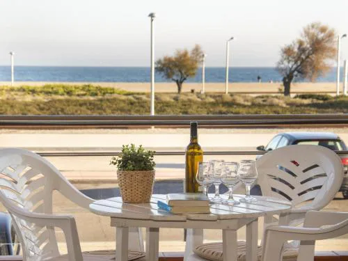 Apartamento en Empuriabrava: Frente al Mar, Piscinas, Parking y Vistas a la Bahía - HISP-288-39