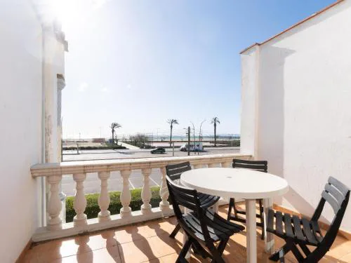 Apartamento Frente al Mar con Parking Empuriabrava - ES-228-183