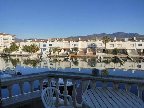 Appartement PORT EMPORDA balcon vue marina barbecue clim wifi