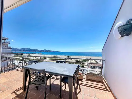 Bahia II 605 - Magnifivo piso vista al mar de 2 ha