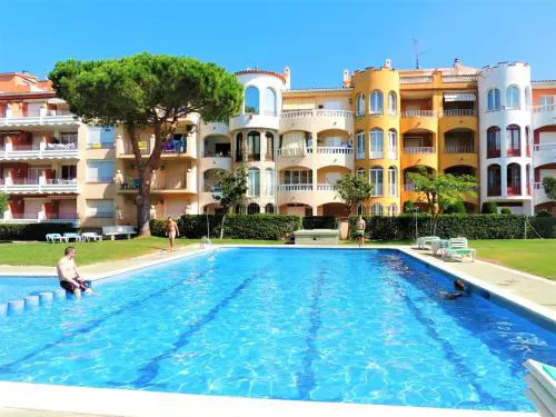 Beachside Stay w Pools