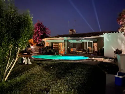Casa Requesens, freiligendes Ferienhaus, komplett erschlossen