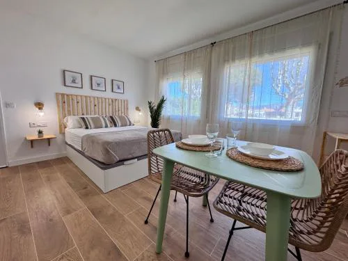 Estudio en planta baja, con piscina comunitaria