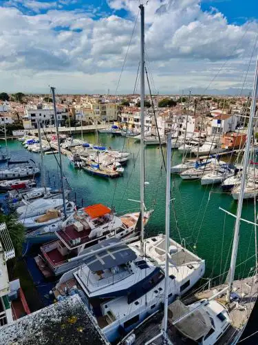 Estudio Moderno la mejor vista al puerto deportivo