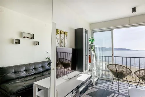 K Beach D-Luxe