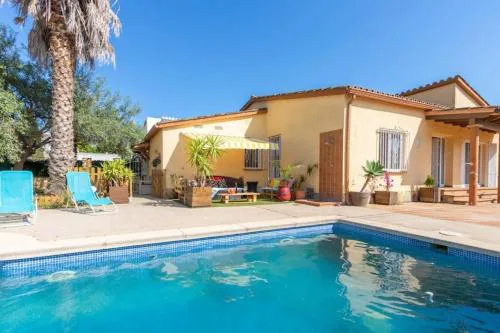 SWIMING-POOL house in dowtown, beach, WIFI