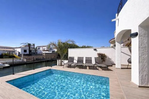 VALIRA 20D - Belle villa avec piscine sur canal