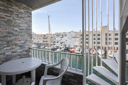 WELCS APARTAMENTO 118 EMP con vistas al canal