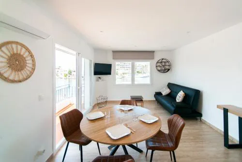 WELCS APARTAMENTO 263 EMP con vistas al canal