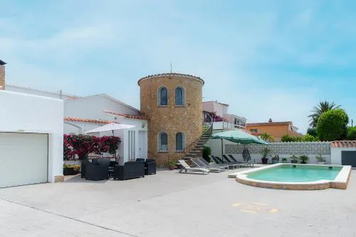 WELCS CASA 111 EMP con piscina privada y parking