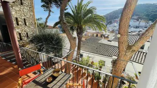 ApartmentsTamariu5 Cozy Retreat with Terrace
