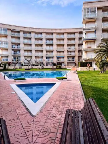 2nda linea con piscina en Miami Platja