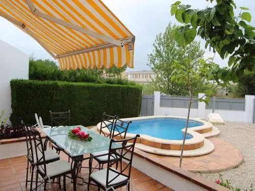 Casa ideal con piscina privada, cerca del mar, wifi gratis, aire opcional, mascotas y playa para perros - ES-184-16