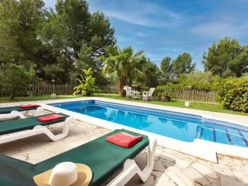 Magnífica villa con piscina en zona bosque Sant Jordi de Alfama