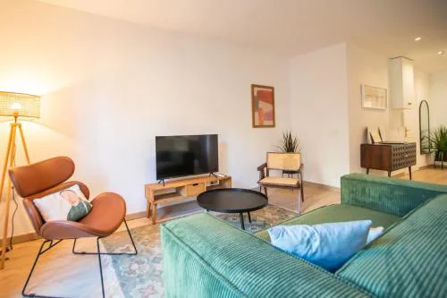 12CRC1038 - Big & Cozy 2bed Apartment in the city
