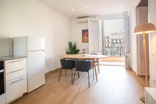 2ESC1067 - Magnific 2br flat in the gothic distric