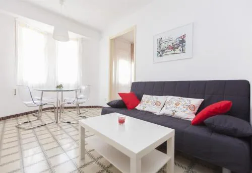 3 bedroom apartment next to Plaza