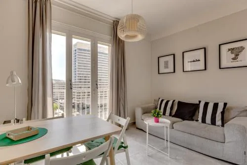 4 Bedroom High-Rise Apartment Amazing views!