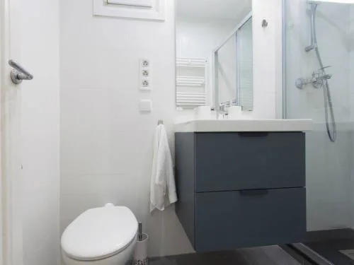 52ROC1069 - New 2BR Flat near Plaza Espana