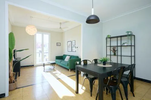 63PAR1016- Sunny apartment in Paralel