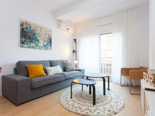 Agradable y luminoso apartamento ideal para 5