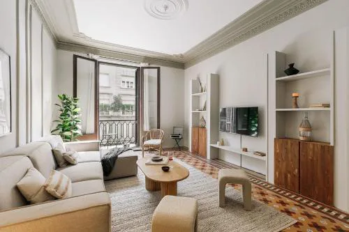 Albori - 2 bedrooms and balcony in Eixample Dreta