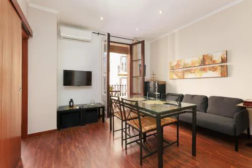 ApartEasy - Turo Park with lovely balcony