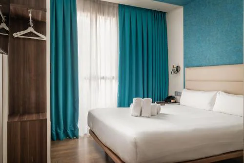 Arya Stadium Hotel